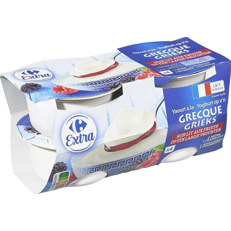 Yaourts A La Grecque Sur Lit De Fruits Rouges