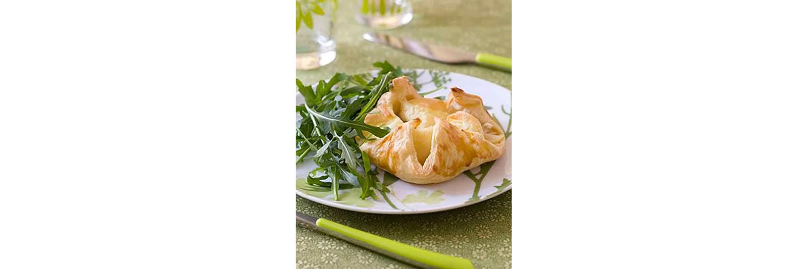 Roquefort walnut and honey puffs