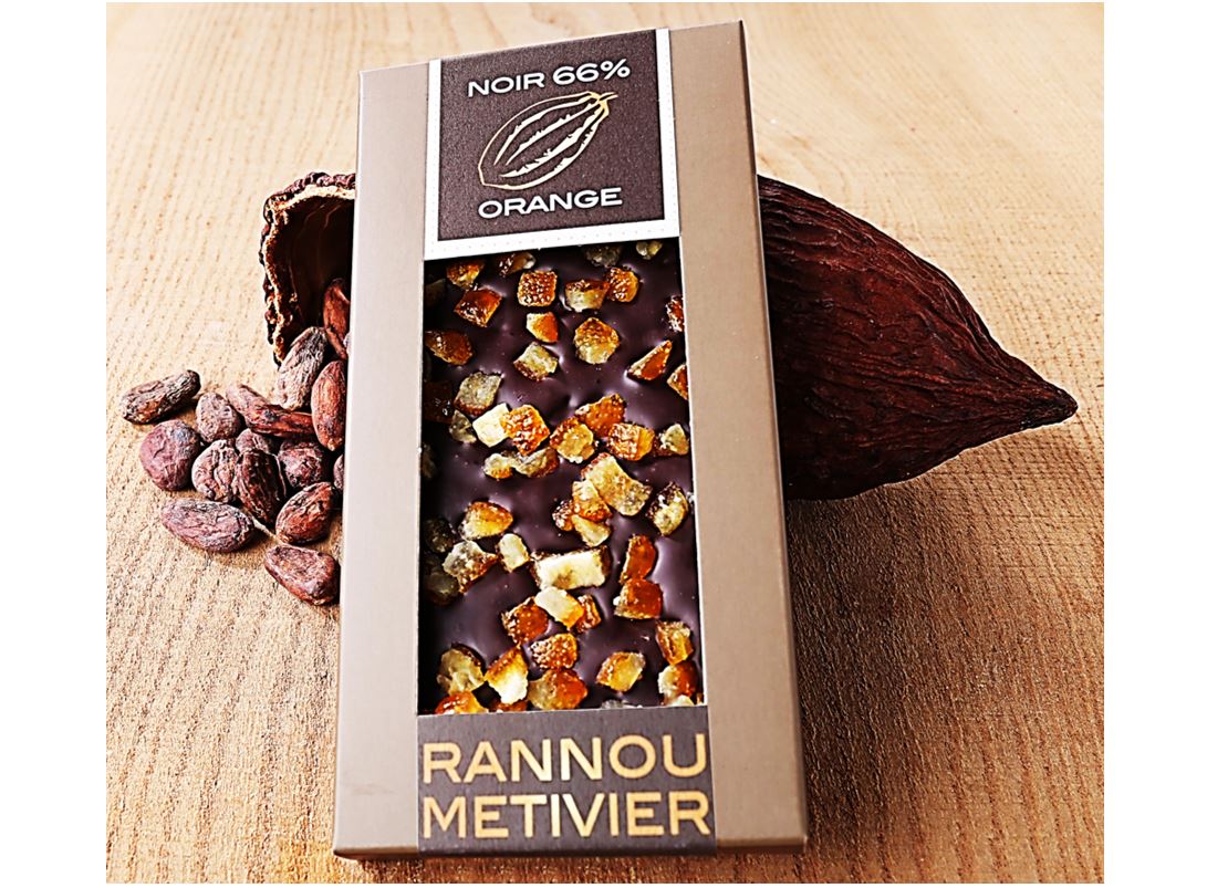 Chocolat Noir Equateur 66% Fourree De Morceaux Doranges