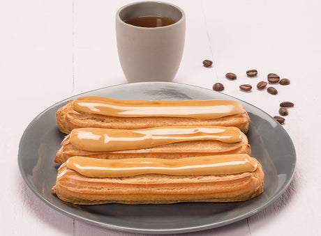 Eclair Gourmand Au Cafe
