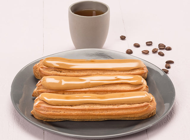Eclair Gourmand Au Cafe