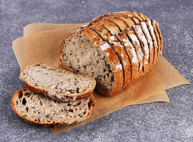 Pain Multicereales Au Levain Artisanal Tranche