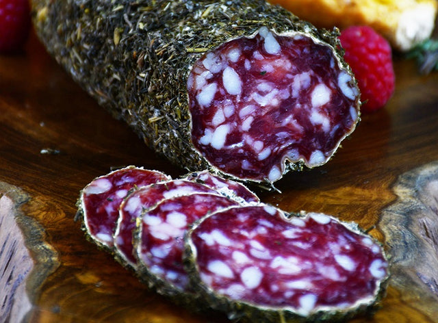 Le Saucisson Sec Traditionnel Enrobe Aux Herbes